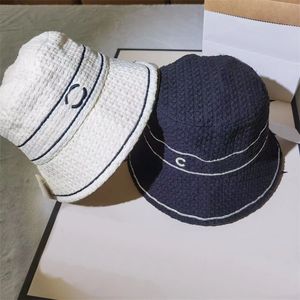 Женская шляпа-ведро Дизайнерские шляпы с широкими полями Вышивка Повседневные кепки Роскошные рыбацкие шляпы Женская кепка-каноте с надписью Белая черная шляпа Fedora Sun Hat