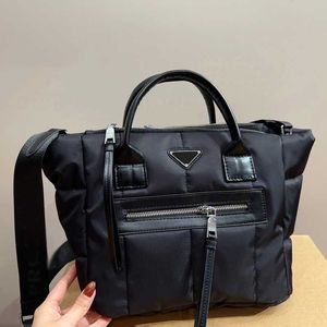 Clássico triângulo sinal designer de luxo crossbody saco outono inverno pena moda feminina bolsa ombro 7a qualidade luxuoso mais senhoras náilon viagem tote