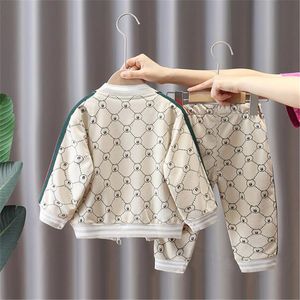 Temperamento e tendência 2024 nova primavera outono conjunto infantil meninos jaquetas meninas roupas de três peças conjunto coreano casual moda terno