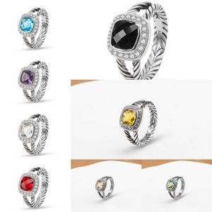 Anel de casamento Topázio Moda Jóias Designer Diamante 18k Anéis de Ouro Amor Branco Prata para Mulheres Elegante Zircão Clássico Hoop Senhoras 224z