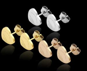 Lyxvarumärke T-Letter Ear Stud Earring Fashion Simple Women Heart Earrings Designer Classic 316L Titanium Plated 18k Gold Earring SMYELLT