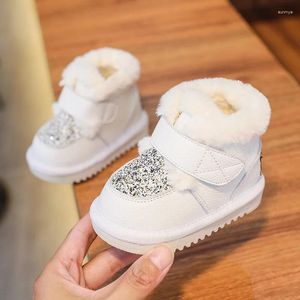 Stivali neonata 2024 scarpe invernali per bambini calde con pelliccia primi camminatori per bambini in morbida pelle antiscivolo per neve