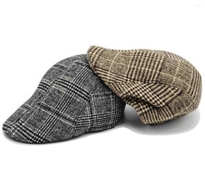 Ball Caps Men British Retro kratą płaską sboy wiosenną jesień vintage Herringbone Casual Stripe Beretes Regulat