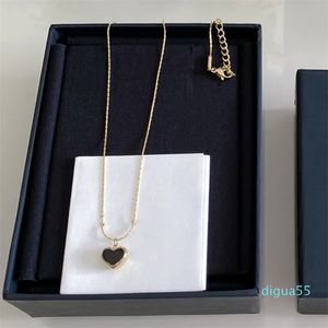 Designer Brass Necklace Classic Double Letter Black Gold Heart Pendant Copper Women Charm Jewelry Sister Surprise Gift