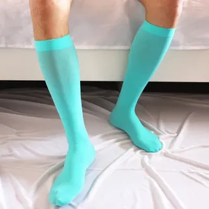 Herrensocken Männer kniehohe ultradünne Strümpfe dehnbare nahtlose Röhrensocke Gay Sissy Mid-Calf-Kleid eng formender seidiger Schlauch