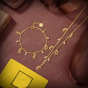 Women Bracelcet Suit Designer Necklaces For Women Diamond Pendant Fashion Letter Gold Luxurys Hoops Jewelry Set Bangle Box 22031702R