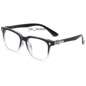 Designer ch Cross Glasses Frame Chromees Hearts Märke Solglasögon för män Kvinnor Trendiga runda ansikte TR90 Eye Male Protection Luxury Eyeglass Rames Chromees Heart 2049