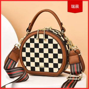 2021 Autumn/winter Small Round Cake Chessboard Checkered Color Contrast Versatile Cross Shoulder Women's 2024 78% Off Store wholesale