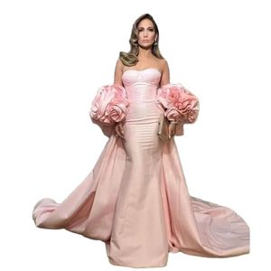 Rosa sjöjungfrun långa aftonklänningar älskling handgjorda blommor Cape Celebrity Dress 2 Pieces Satin Womens Special Endast klänning