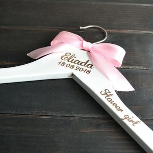 Hangers Custom Flower Girl Personalized Child Hanger Engraving Children's Name Wooden Gift For Wedding Baptism