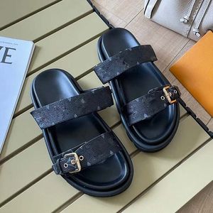 designerskie sandały kobiety Sandale Sandale Platforma Sandały Kobiety buty płaskie pięta Wysokiej jakości swobodne buty na plaży dla mężczyzn unisex skórzane suwaki luksusowe sandał