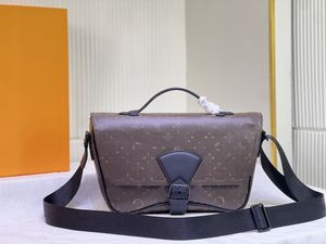 Män messenger väska designer axelväskor m46685 stil fickor mjuk riktig läder väska lyx svart blomma handväska mode handväska crossbody väskor hög kvalitet aaa