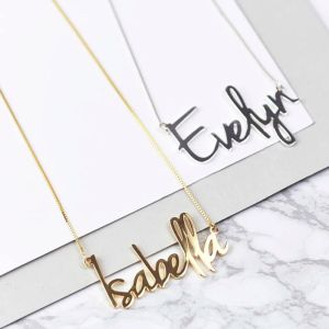 Halsband Fashion Personlig Carrie Style Letter Pendant Halsband för kvinnor Anpassad Alla namn Box Chace Choker Charm smycken Par Gift