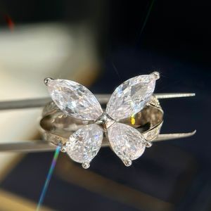 Ring Moissanite Förlovningsring 925 Silver Diamond Set med diamanter officiella reproduktioner Diamond Classic Style Gift till flickvän med ruta 008