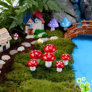 Decorazioni da giardino 10 pezzi miniature di funghi artificiali pali di fata muschio terrario artigianato in resina prato ornamento cortile all'aperto