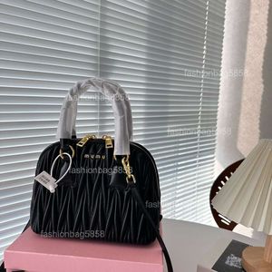 Luxurys Bag Womens Mens Designer Clutch Cross Body Shoulder Bags Lolita Tote Handbag Wander Matelasse Bowling Pillow Fur Teddy Hobo Shell Cleo Sling Bag