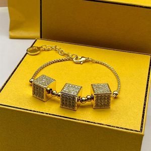 2023 Projektant bransoletki F Mały mężczyzna Diamond Unikalny design bransoletki imprezowy prezent ślubny biżuteria z pudełkiem313i