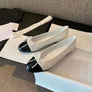 Sapatos de grife Chaneles Bow Ballet Shoes Channel Fashion Style Black e White Bottom tricotado