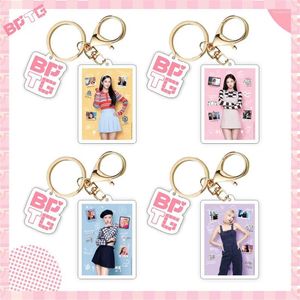 Keychains Kpop Girl Group PERIPHERAL ACRYLISK DUBBELSIDD KEY KEDER Fashion Trend Ring Car Bag Support Pendant Gift Partihandel