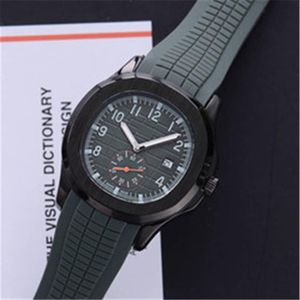 Top Fashion Sport 43mm Quartz Mens Watch Pulseira de borracha de silicone Relógios de alta qualidade 17 Colors200a