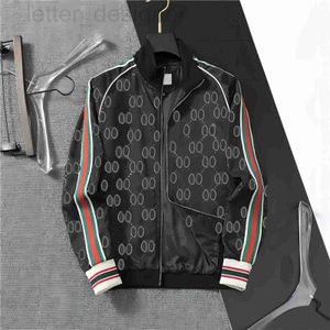 Designer Luxury 2024 Mens Jacket Spring och Autumn Windrunner Tee Fashion Hooded Sports Windbreaker Casual dragkedja Jackor Kläder Ny M-5XL 5QXZ