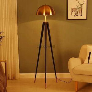Golvlampor Post-Modern TripoD Floor Simple Living Bedroom Study Room Personlig Creative Home Hotel Lamp YQ240130