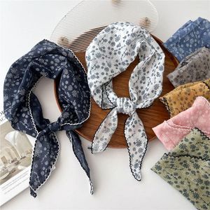 Halsdukar mjuk triangel halsduk kvinnor bomull linne fast färg liten sjal koreansk version all-match dekorativ