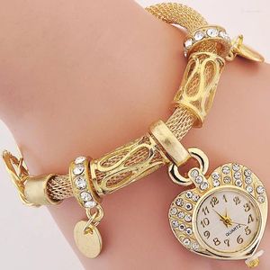 Orologi da polso Orologi di moda di marca Orologi da donna di lusso in oro rosa con cuore Bracciale da donna con catena Orologio al quarzo Regalo di Natale