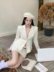 Abito a due pezzi UNXX 2024 Arrivi autunnali Gonna giacca blazer elegante ed elegante da donna Set in bianco Signora da ufficio femminile di alta qualità