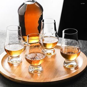 Vinglasglas Runda formade kristall blyfria konjaksmakande whisky glaskoppar med trästöd dricksmuggar