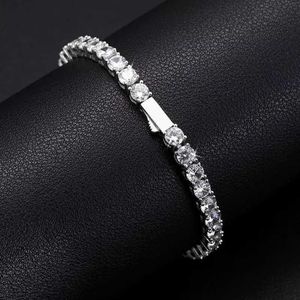 Nya ankomstkvinnor smycken VVS Moissanite Diamond Cluster Tennis Armband Iced Out Lab Grown Diamond Tennis Armband216Z