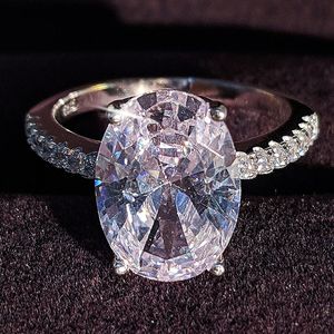 Klassisches Ringset mit Diamanten im Ovalschliff, Verlobungsring, Ehering für Damen, Brautschmuck