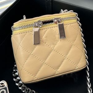 Luxury nice vanity Designer Womens makeup Cross Body Shoulder cosmetic bags lady Clutch Bags top real Leather Purse tote hand bag chain tote bag silver buckle