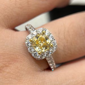 Kadın Moissanit Nişan Yüzüğü için Grafe Ring 925 Adam için Gümüş Elmaslı Elmas Seti Resmi Reprodüksiyonlar Takı Moda Klasik Stil Kutusu 011