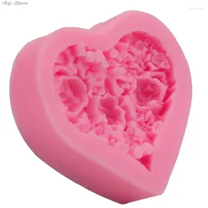 Stampi da forno 1pc 3D Rose Flower Bouquet Amorevole a forma di cuore Regalo di San Valentino Presente Stampo per torta fondente Stampo in silicone per zucchero e cioccolato