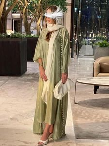 Etnik Giyim Djellaba Müslüman Stes Elbise 2 Parça Parlak Takımlar Zarif Uzun İnci İslami Kadınlar Mütevazı Eid Setleri WY1065