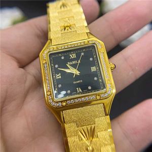 Inne zegarki Nowy zegarek 24K złoty zegarek Square Large Dial European Retro Chuck Gold Watch Crystal Women Watch Technologia J240131