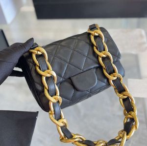 여성 디자이너 Lambskin Classic Mini Flap Quilted Bags Thich Gold Metal Matelasse 체인 야외 패션 트렌드 토트 핸드백을 가진 진짜 가죽