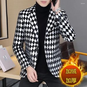 Abiti da uomo Casual Abito in pelle Pu Moda Slim Versione coreana della giacca piccola ispessita in cotone britannico per giovani