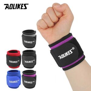 Wrist Support AOLIKES 1PCS Adjustable Wrist Support Brace Brand Wristband Men and Women Gym Wrestle Professional Sports Protection Wrist YQ240131