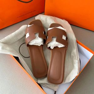 New Flat heel slides womans vintage shoe sandal luxury Designer Mule Sliders Leather indoor Casual Shoes Fashion comfort Slipper beach sandale Summer rubber loafer