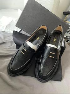 Kadın Loafers Monolit Fırçalı Deri Tasarımcı Loafers Ayakkabı Kadın Üzerinde Kayma Oxford Tıknaz Kauçuk Luxurys Fashion Lug Sole Platfrom Bale Daireler Eur35-41