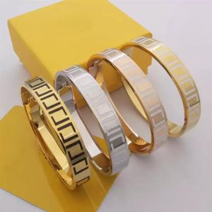 Europe America Top Designer Jewelry Lady Women Titanium Steel Black White Emamel Graved Letter 18K Gold Bangle Armband 4 Color243R