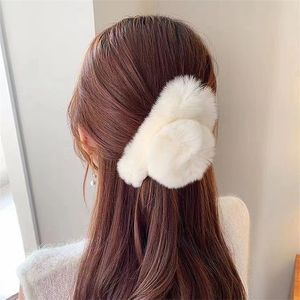 Plysch hårklämma med söt päls pannband på baksidan av huvudet, storleken på fångstklippet, hösten och vinterhajens hårfångst pannband