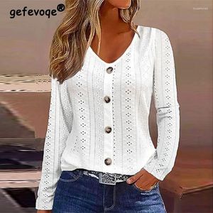 Magliette da donna Bottone con ricamo cavo T-shirt basic eleganti Primavera Autunno Moda scollo a V T-shirt a maniche lunghe Y2K Nero Bianco Magliette larghe