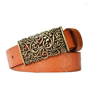 Bälten Fashion Quality Leather for Woman Vintage Floral Curved Hollow Out Metal Buckle Wide Female