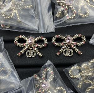 Studs Pendant Necklace Designer Bracelcet Gift Classic Letter Women Mens Fashion Gold Armband S Halsband Designers smycken Nya