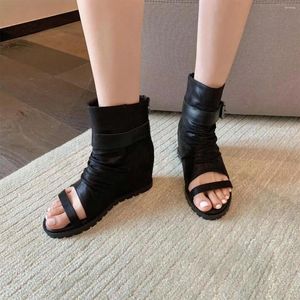 Модельные туфли, лето 2024, европейский и американский стиль, римские сандалии с рыбьим ротом, модные повседневные женские туфли на мягкой подошве