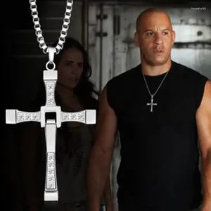 Kedjor megin d snabb och rasande 6 7 8 hård gasskådespelare hip hop dominic toretto cross halsband hänge för män vän gåva mode smycken