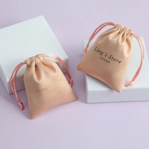 Jóias 100pcs jóias embalagens de flanela bolsa de presente chique de casamento saco de cílios personalizados maquiagem bolsa de cordão de gado DIY acessórios DIY